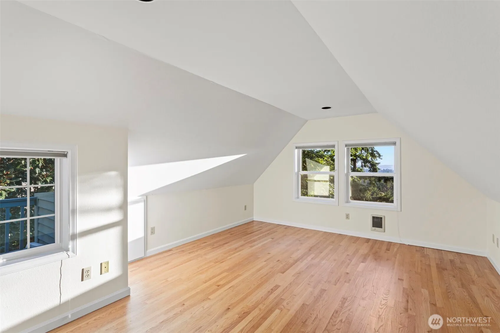 5709 143rd Place SE, Bellevue, WA 98006-4341