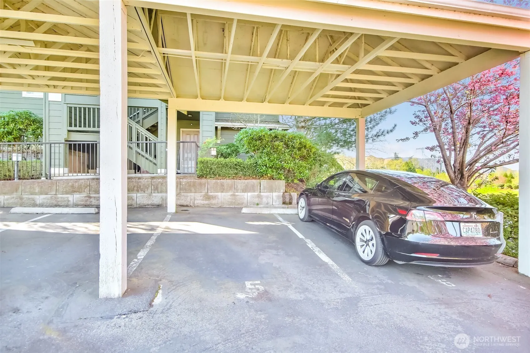 1957 23rd Place NE #203, Issaquah, WA 98029