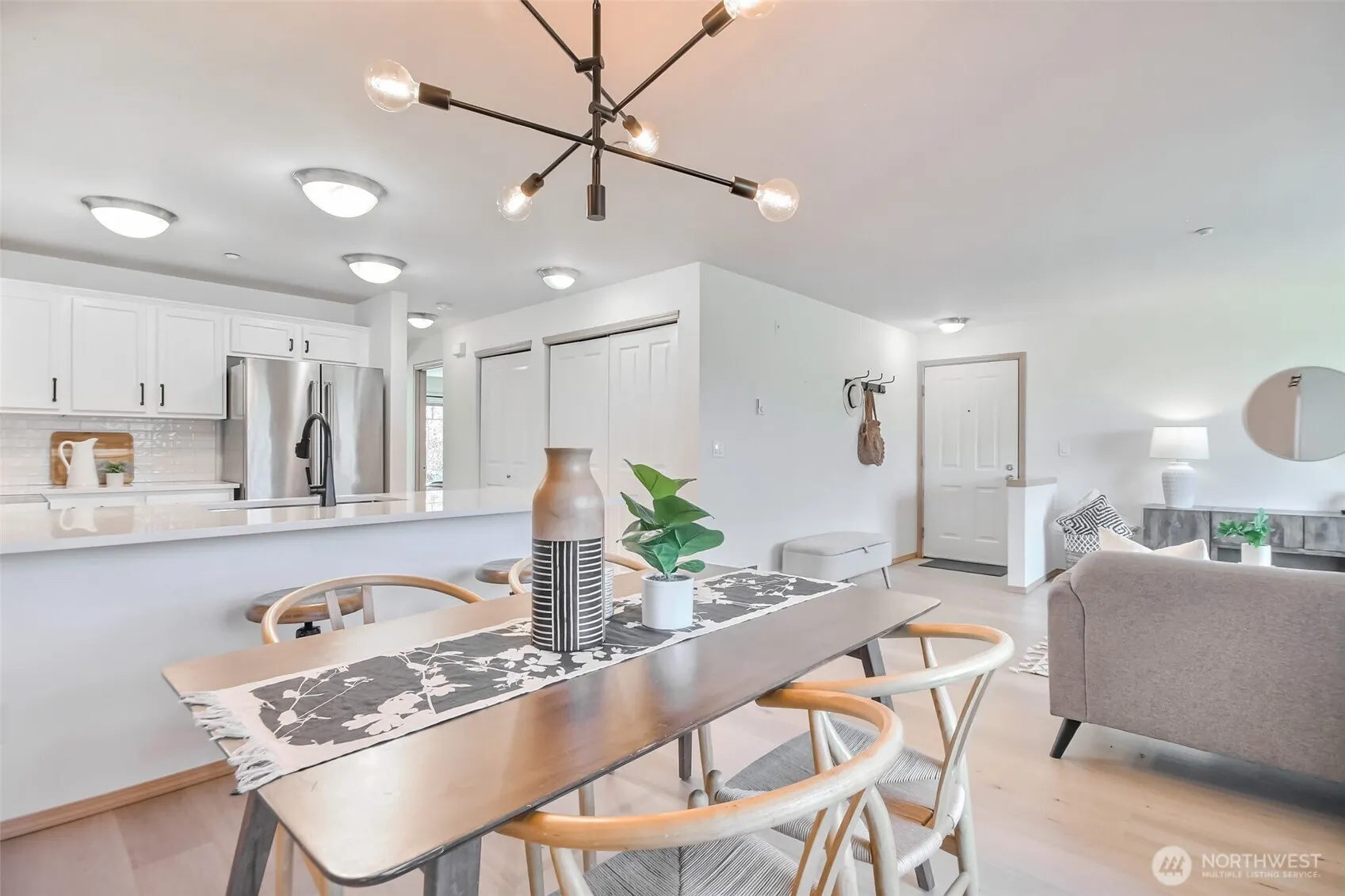 1957 23rd Place NE #203, Issaquah, WA 98029