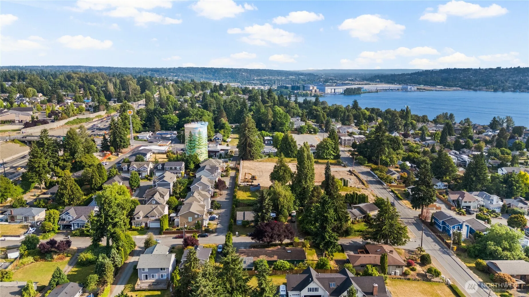 1306 N 32nd Street , Renton, WA 98056