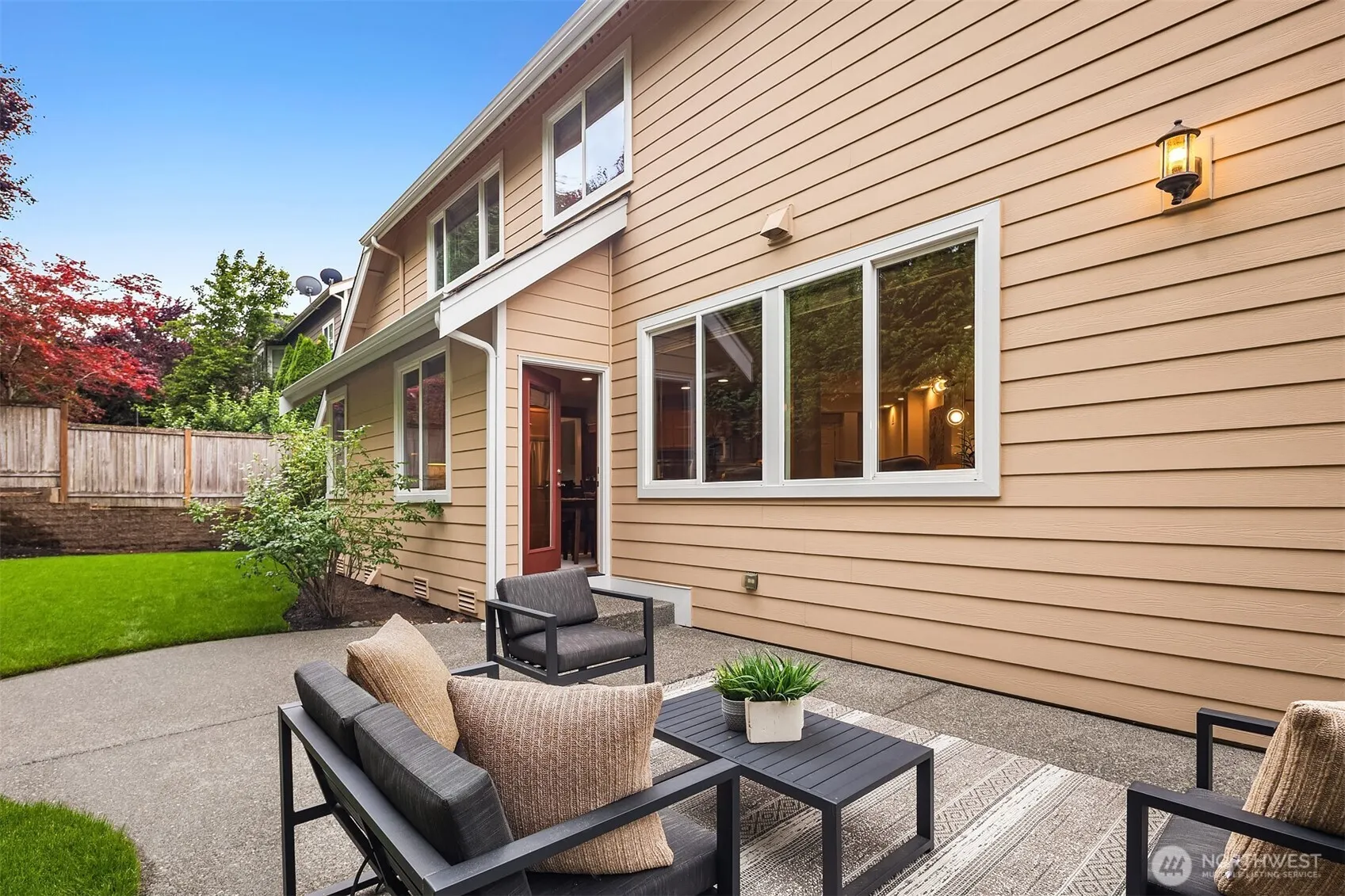 11710 157th Avenue NE, Redmond, WA 98052