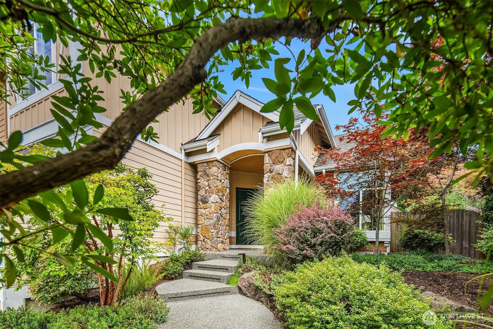 11710 157th Avenue NE, Redmond, WA 98052