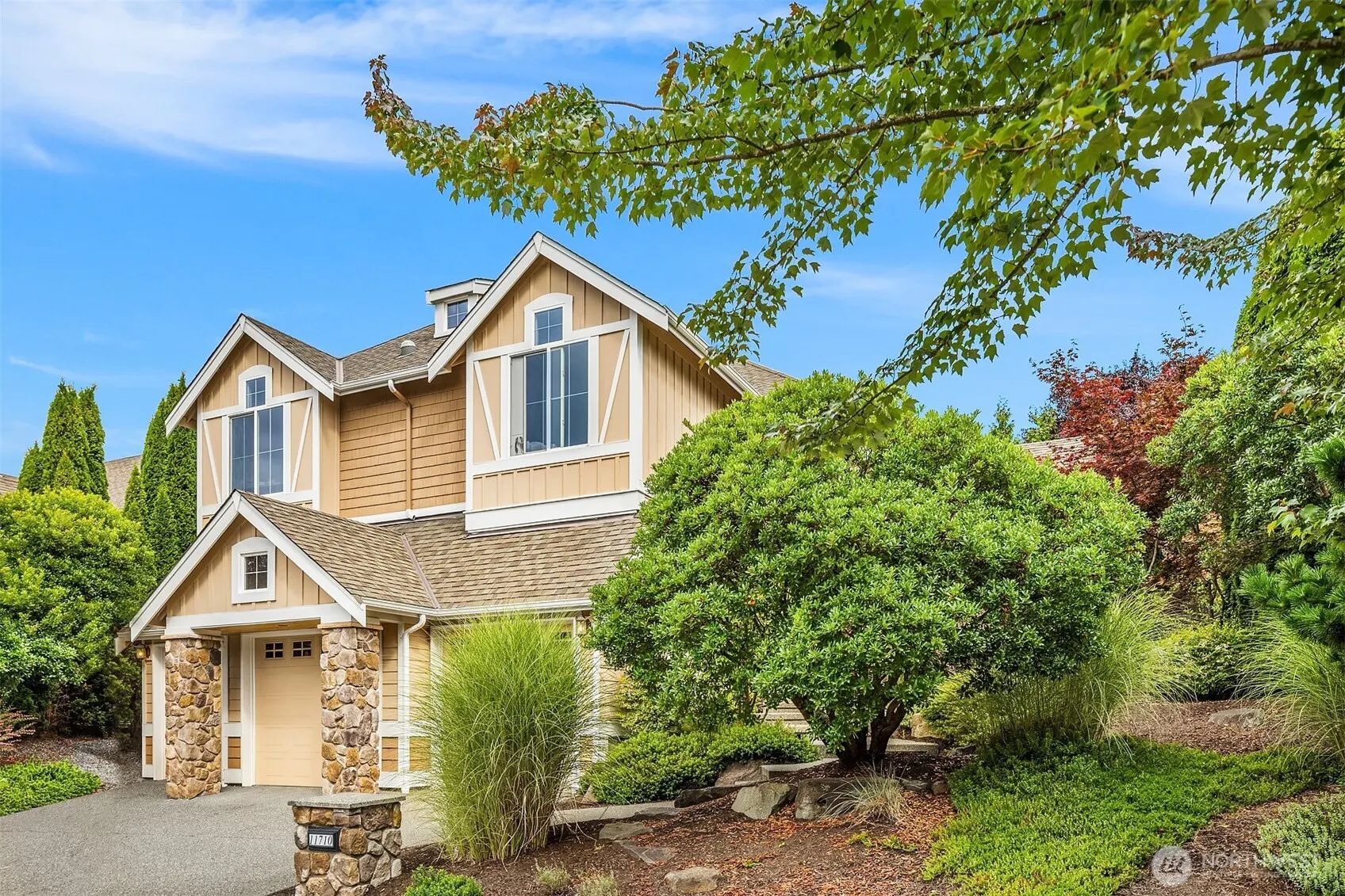 11710 157th Avenue NE, Redmond, WA 98052