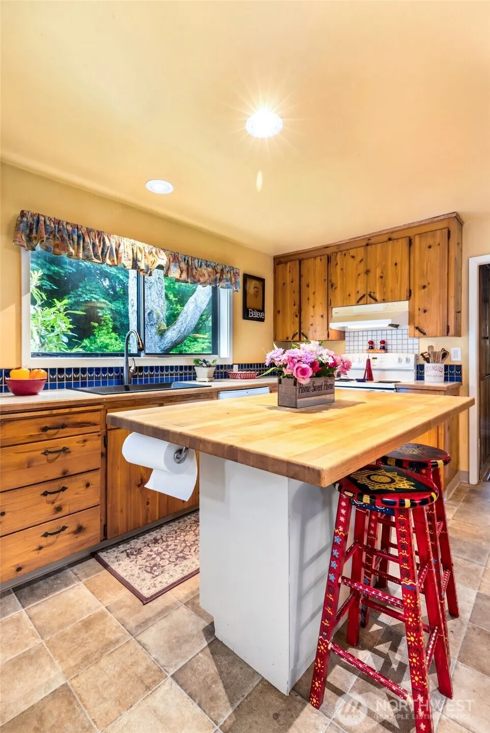 23606 SE Tiger Mountain Road , Issaquah, WA 98027