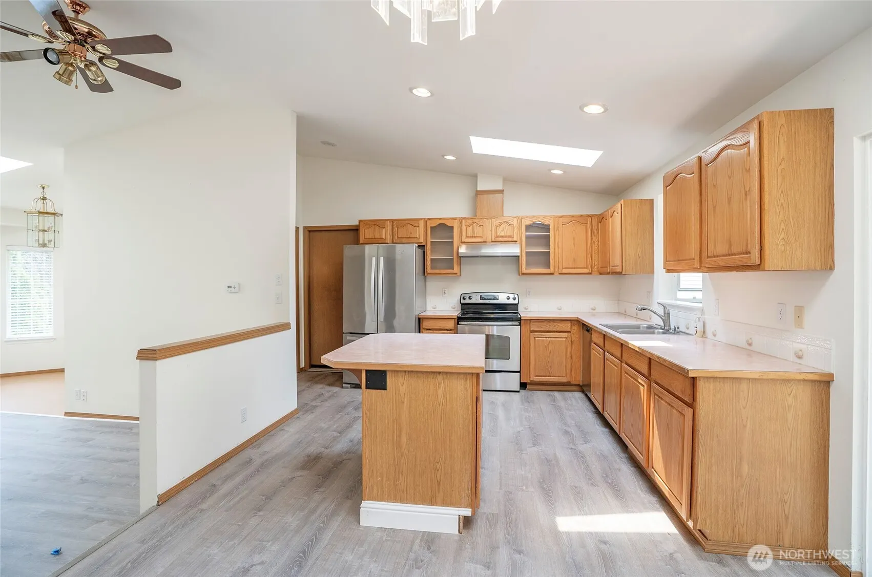 2148 SE 8th Drive , Renton, WA 98055