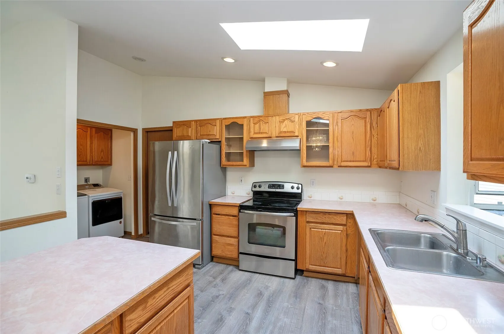 2148 SE 8th Drive , Renton, WA 98055