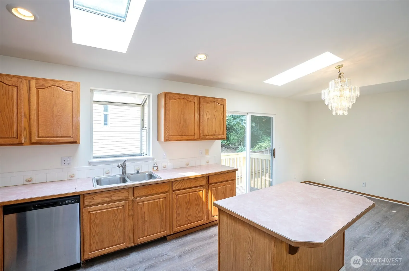 2148 SE 8th Drive , Renton, WA 98055