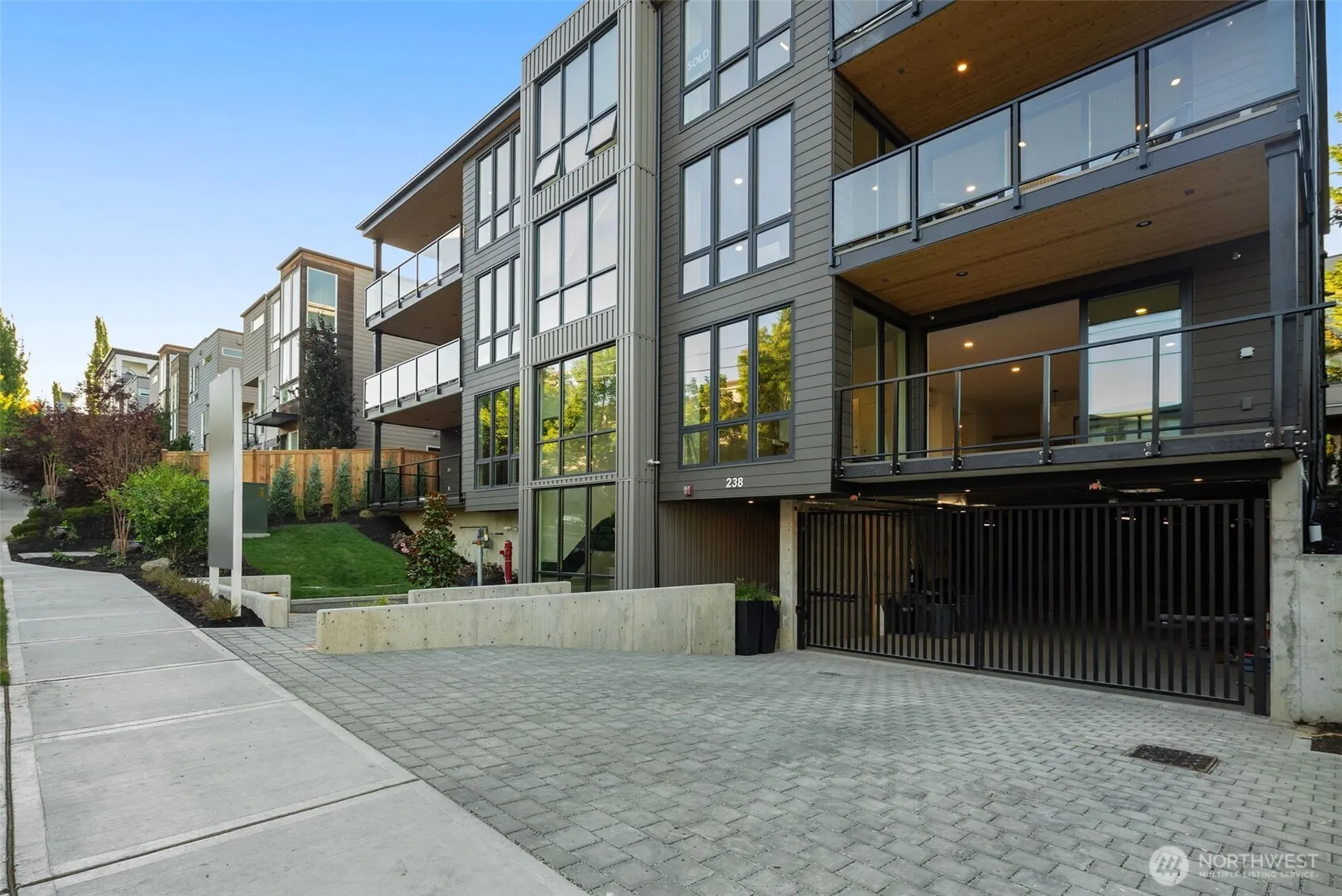 238 4th Avenue #201, Kirkland, WA 98033