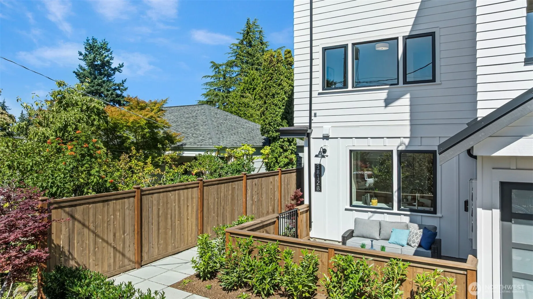 3812 31st Avenue W #B, Seattle, WA 98199