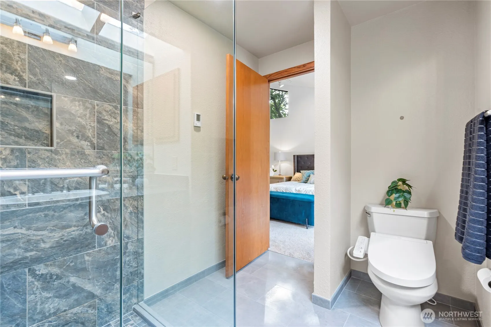 14310 SE 49th Street , Bellevue, WA 98006