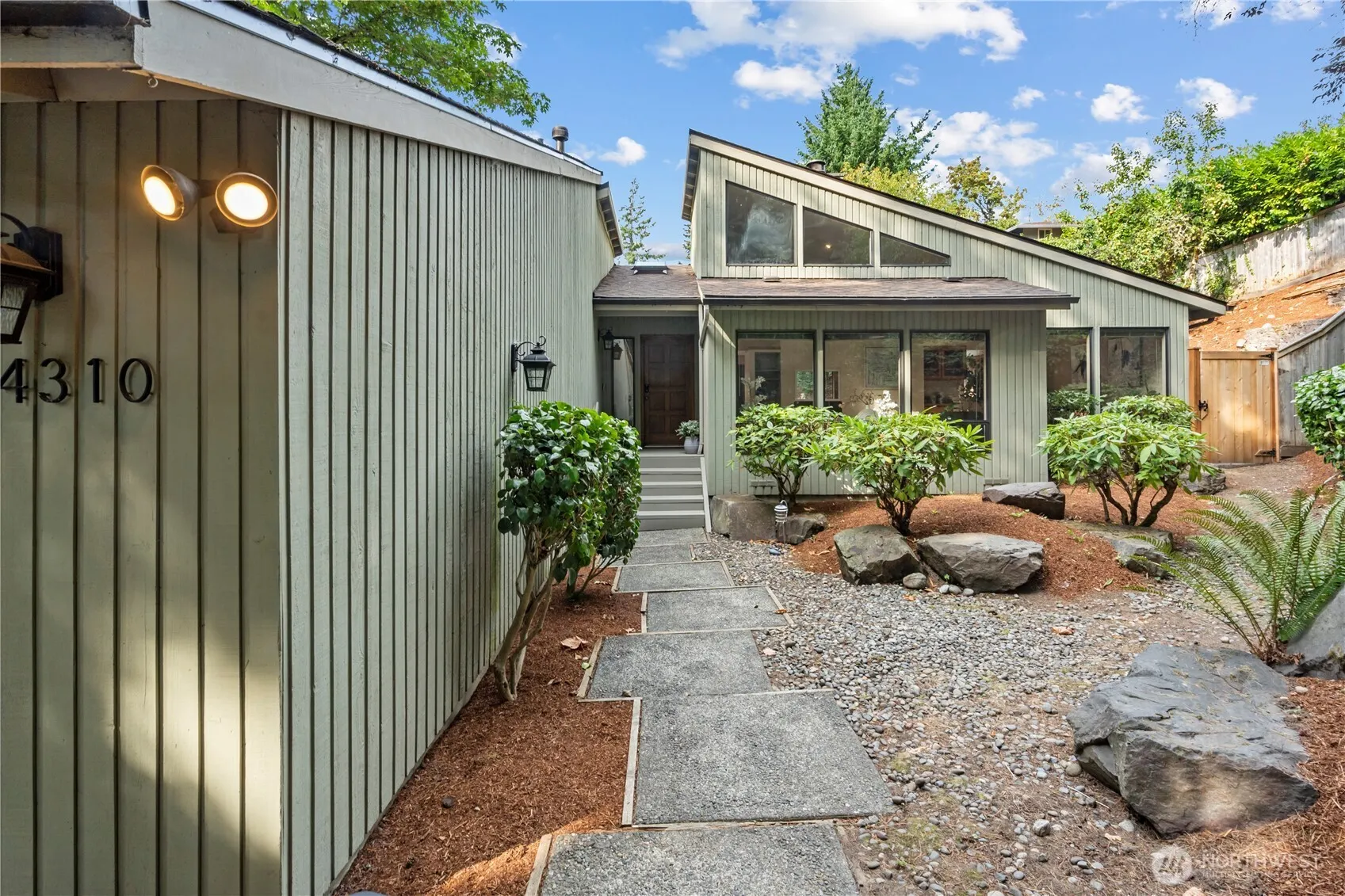 14310 SE 49th Street , Bellevue, WA 98006