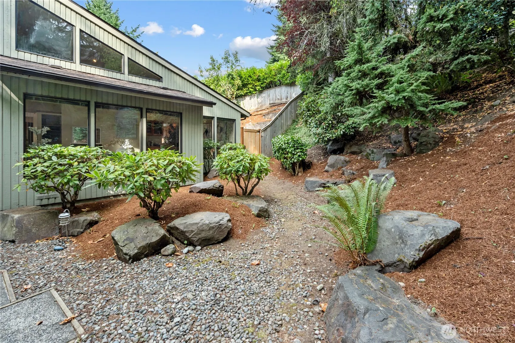 14310 SE 49th Street , Bellevue, WA 98006