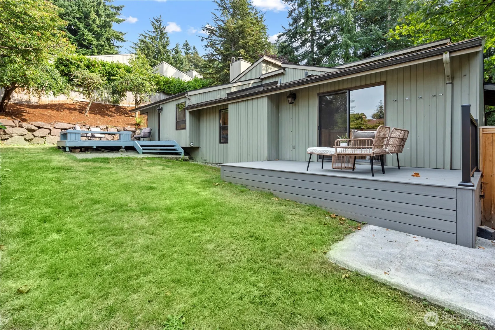 14310 SE 49th Street , Bellevue, WA 98006