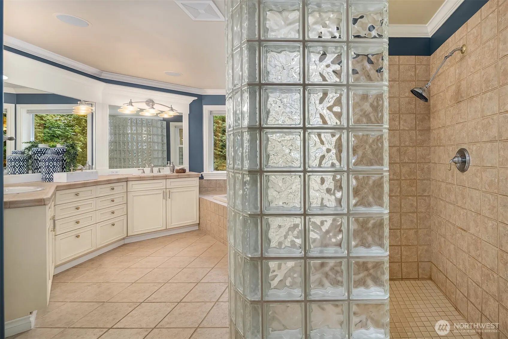 14869 NE 195th Street , Woodinville, WA 98072