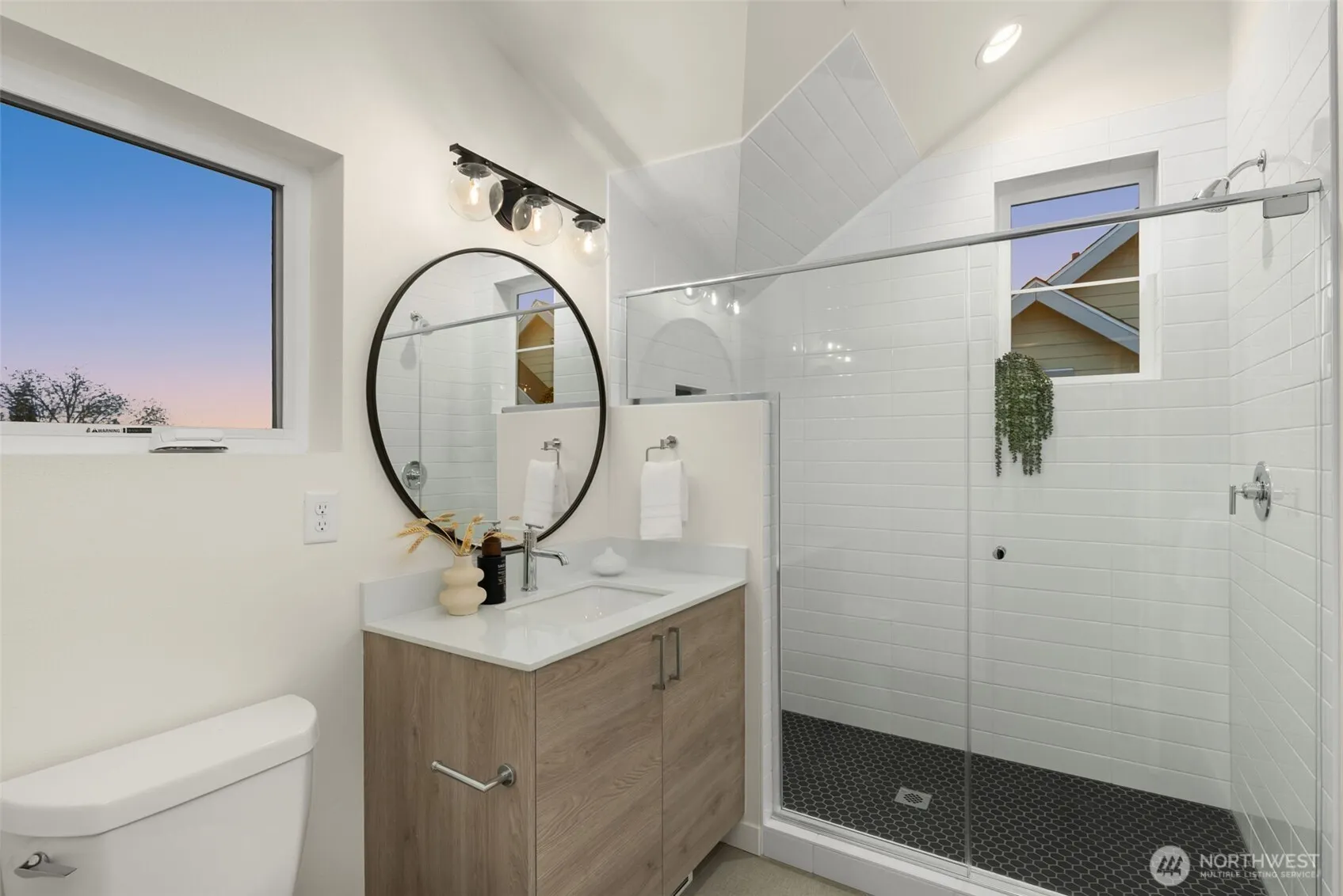 112 C 2nd Street S, Kirkland, WA 98033