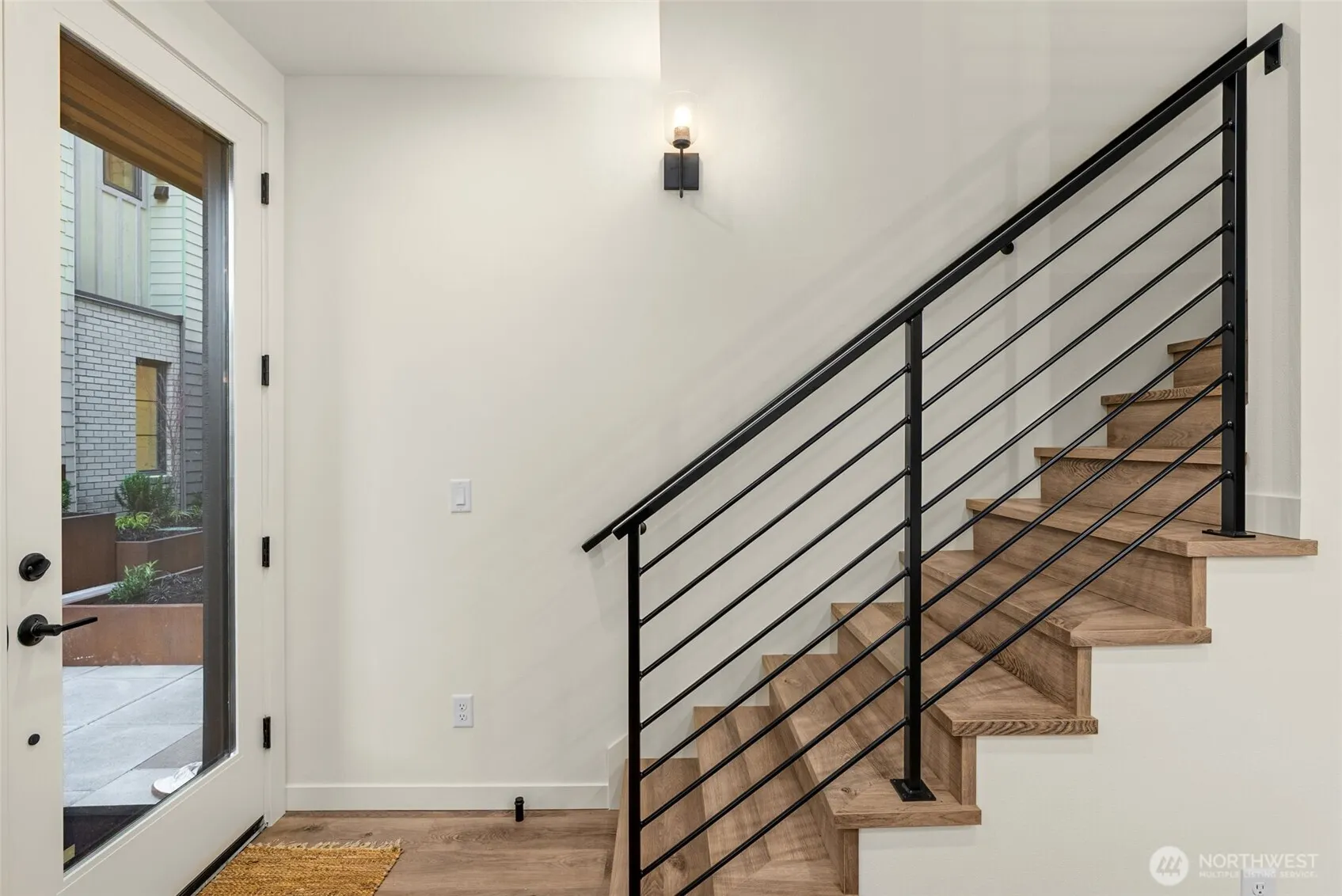 112 C 2nd Street S, Kirkland, WA 98033