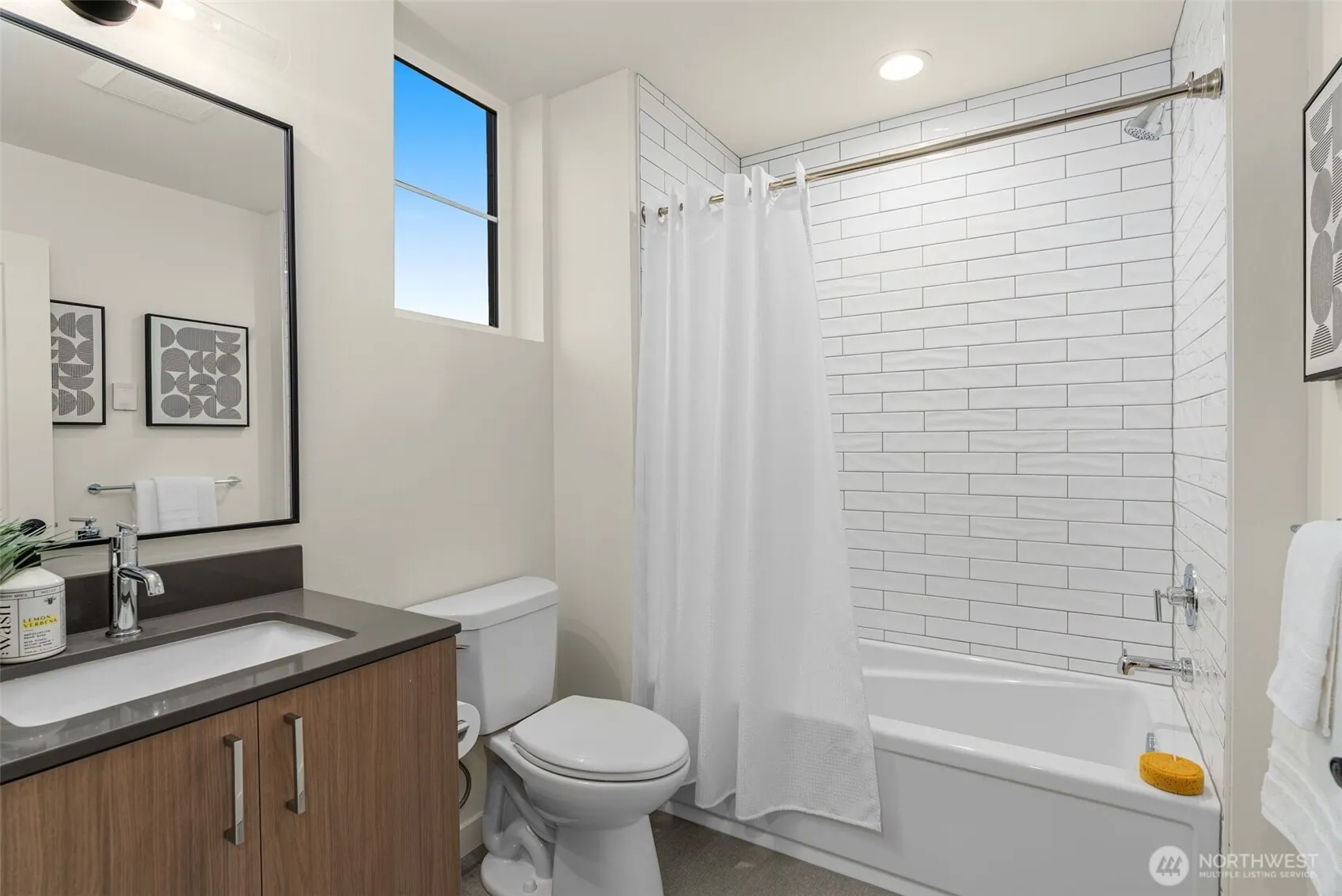 112 C 2nd Street S, Kirkland, WA 98033