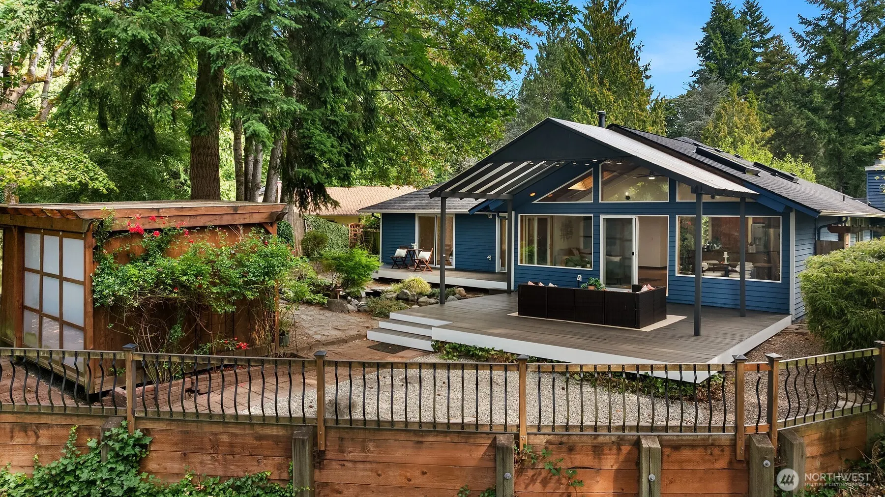 13833 70th Avenue NE, Kirkland, WA 98034