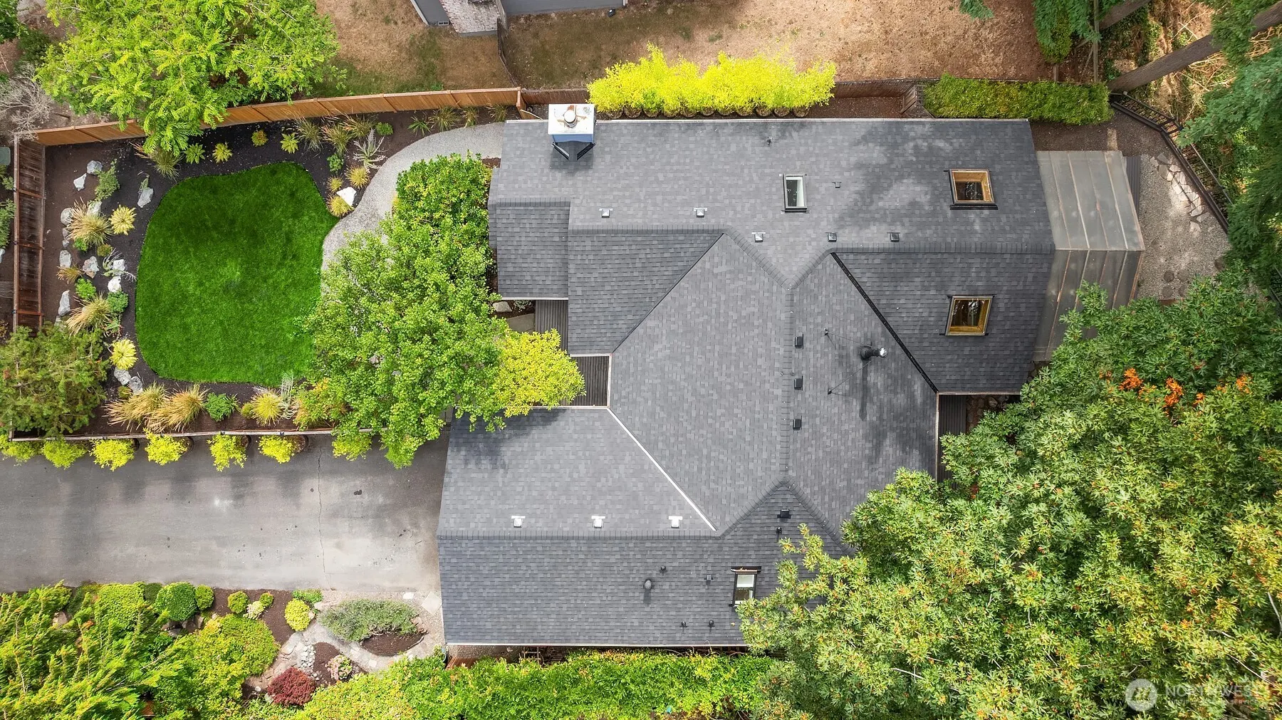 13833 70th Avenue NE, Kirkland, WA 98034