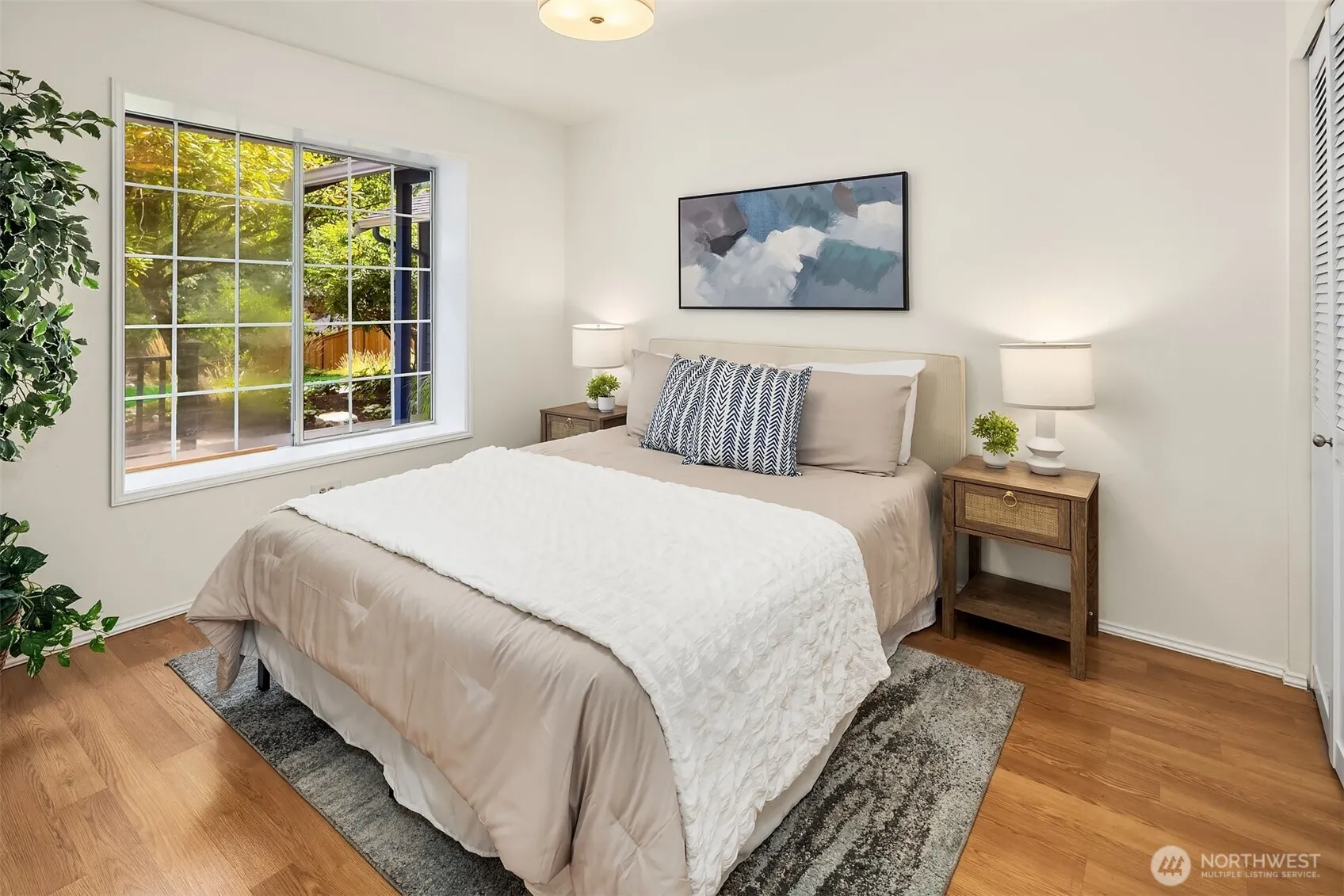 13833 70th Avenue NE, Kirkland, WA 98034