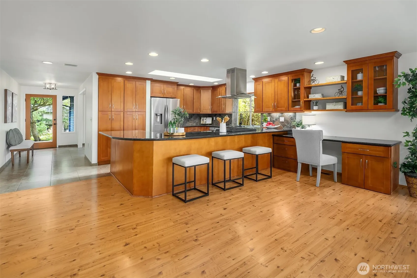 13833 70th Avenue NE, Kirkland, WA 98034