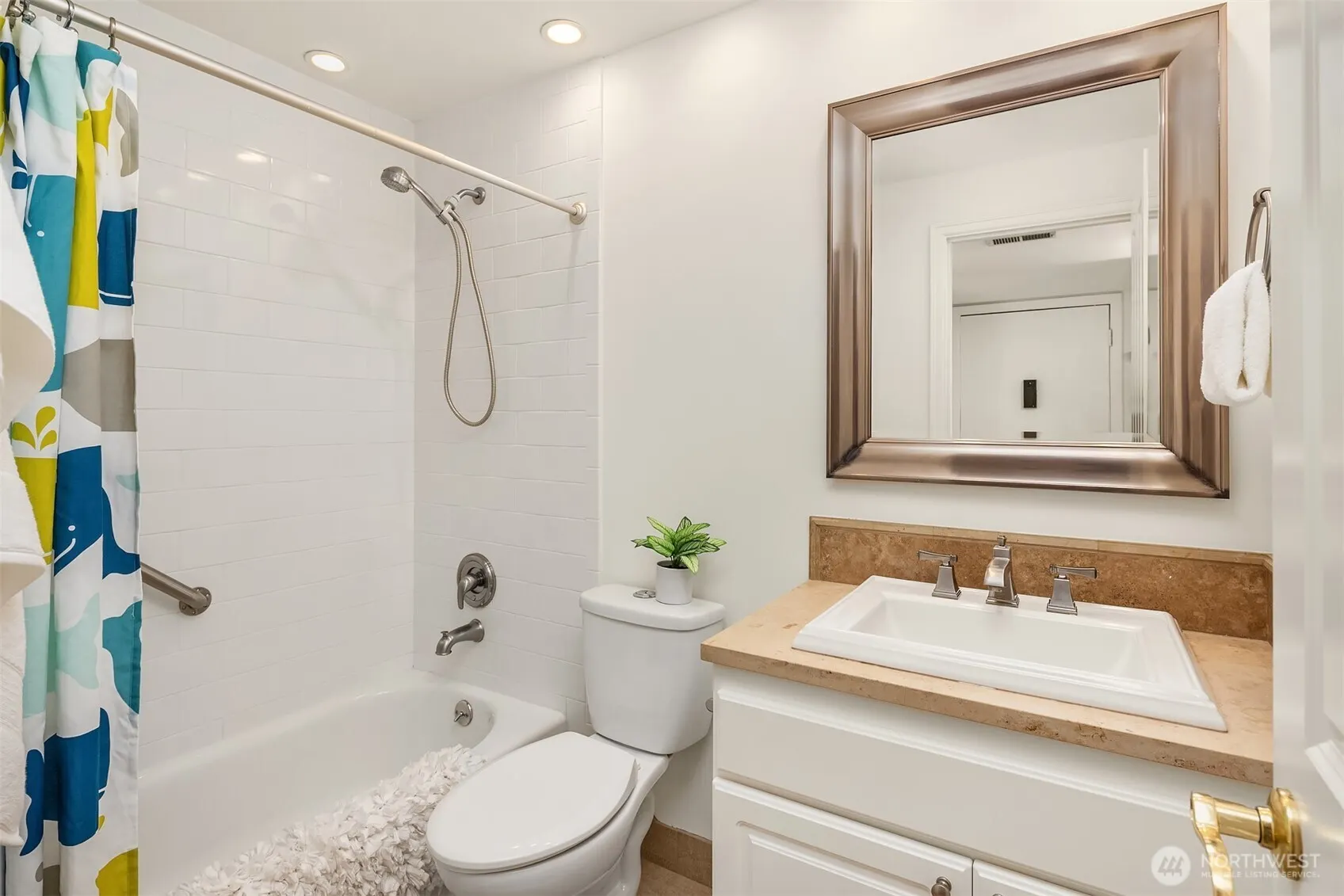 12009 100th Avenue NE #1, Kirkland, WA 98034