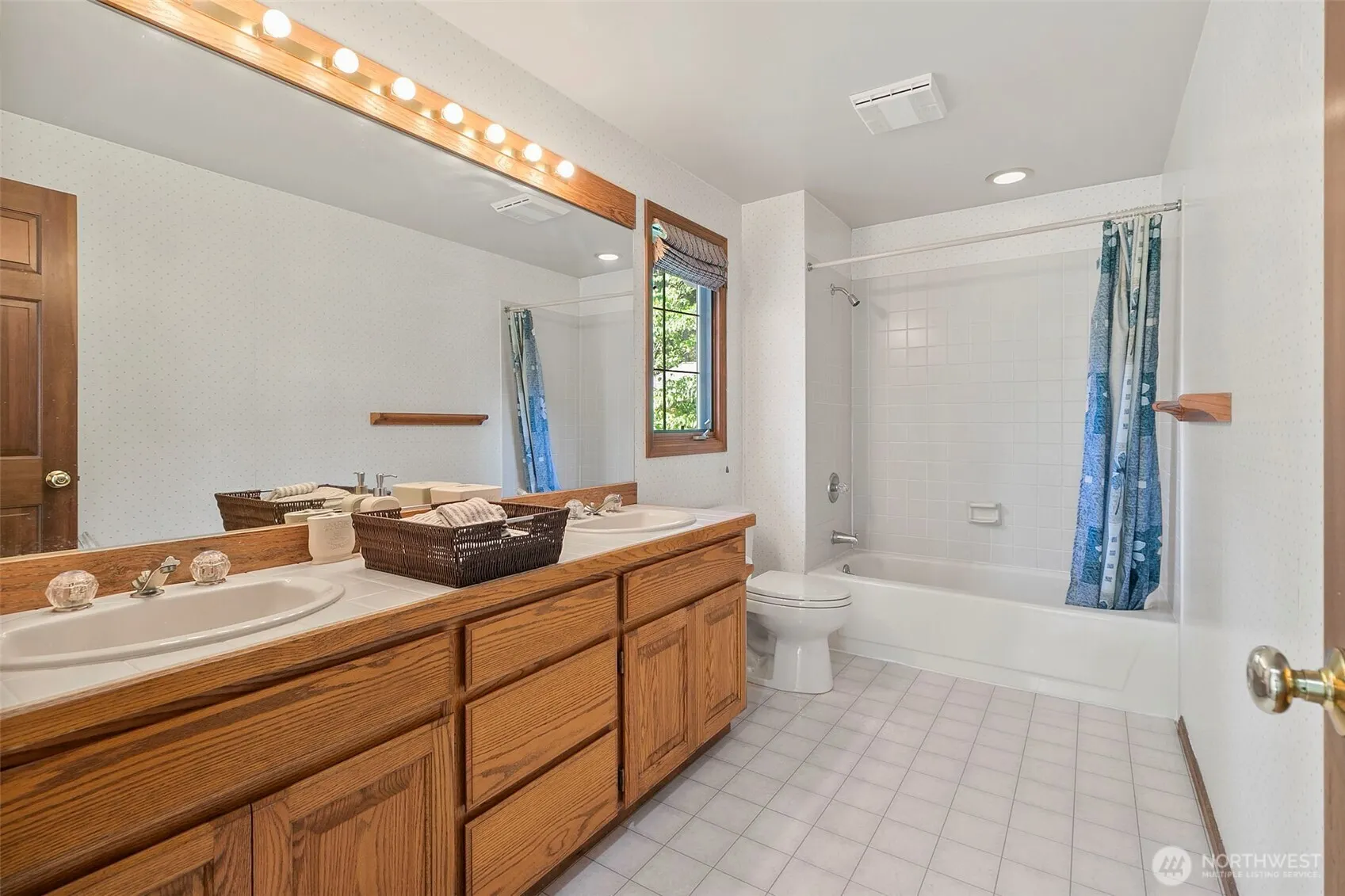 13603 171st Avenue NE, Redmond, WA 98052