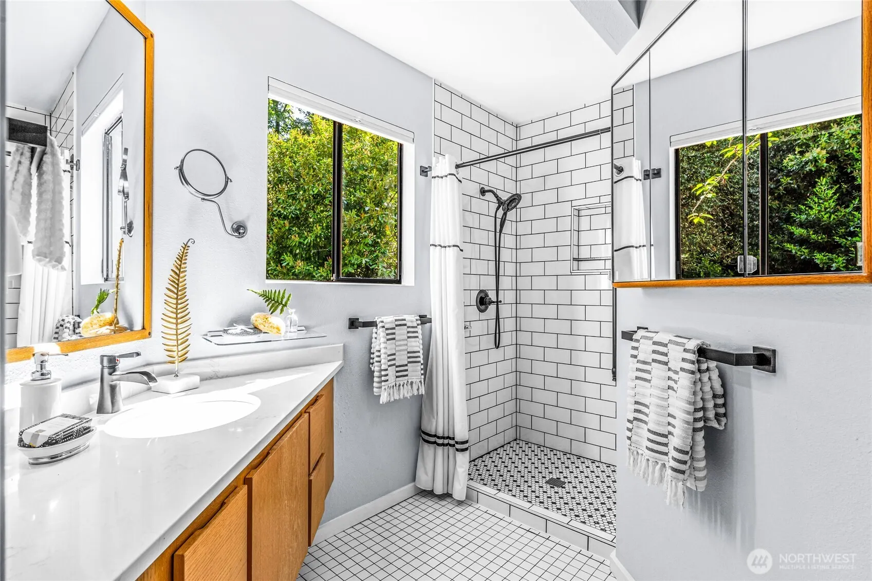 3527 E Spruce Street , Seattle, WA 98122