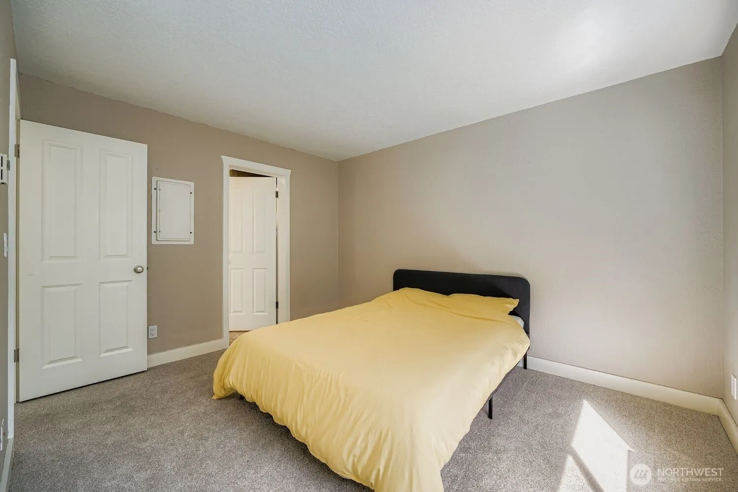 6 Lake Bellevue Drive #211, Bellevue, WA 98005