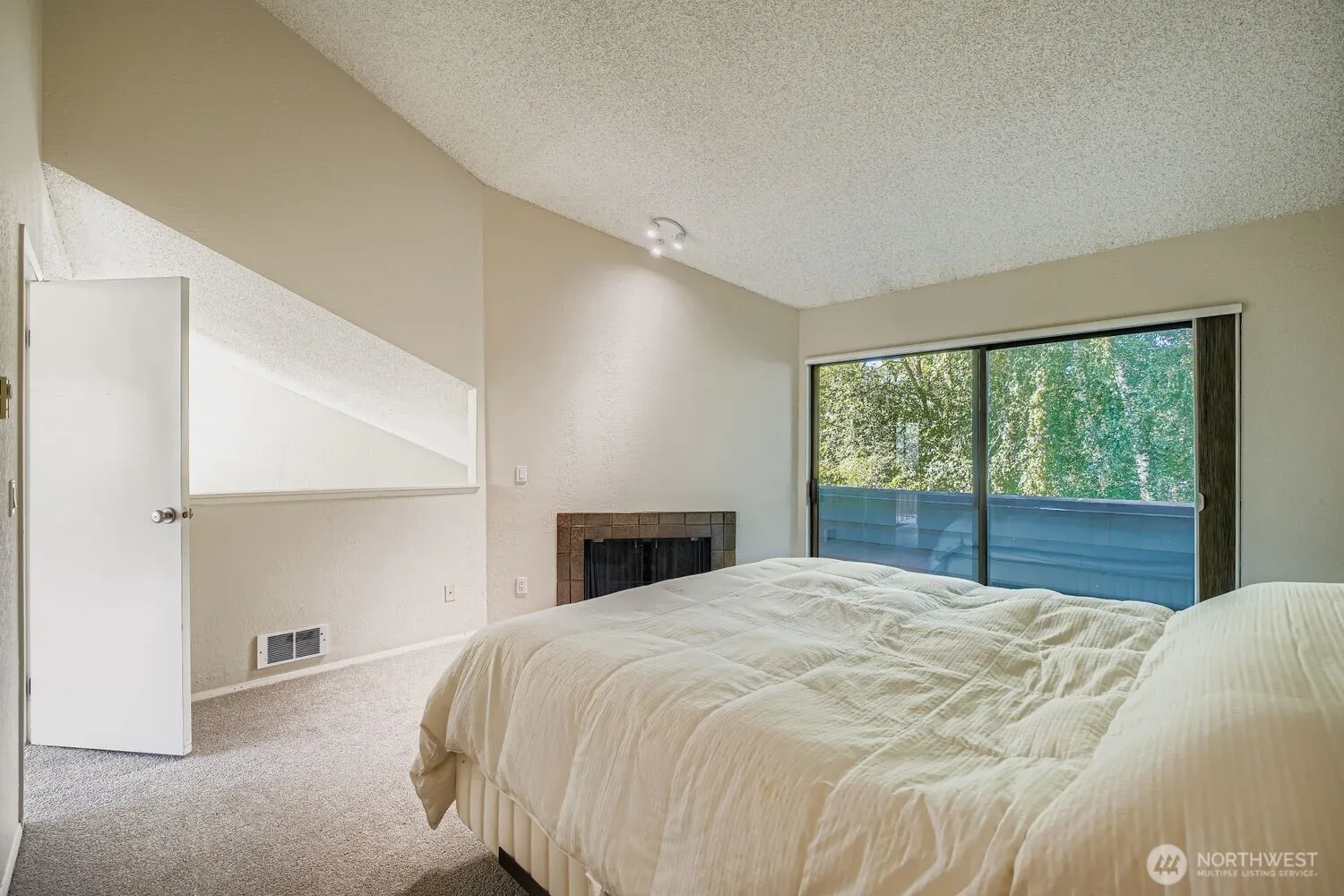 6 Lake Bellevue Drive #211, Bellevue, WA 98005