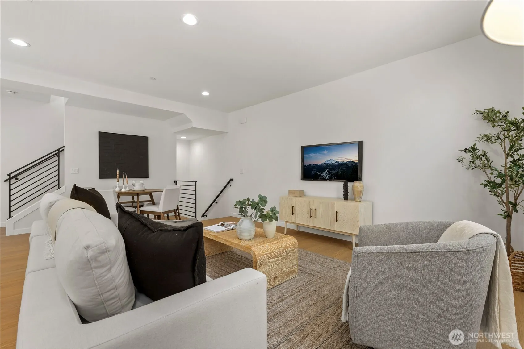 1913 B N 120th Street , Seattle, WA 98133