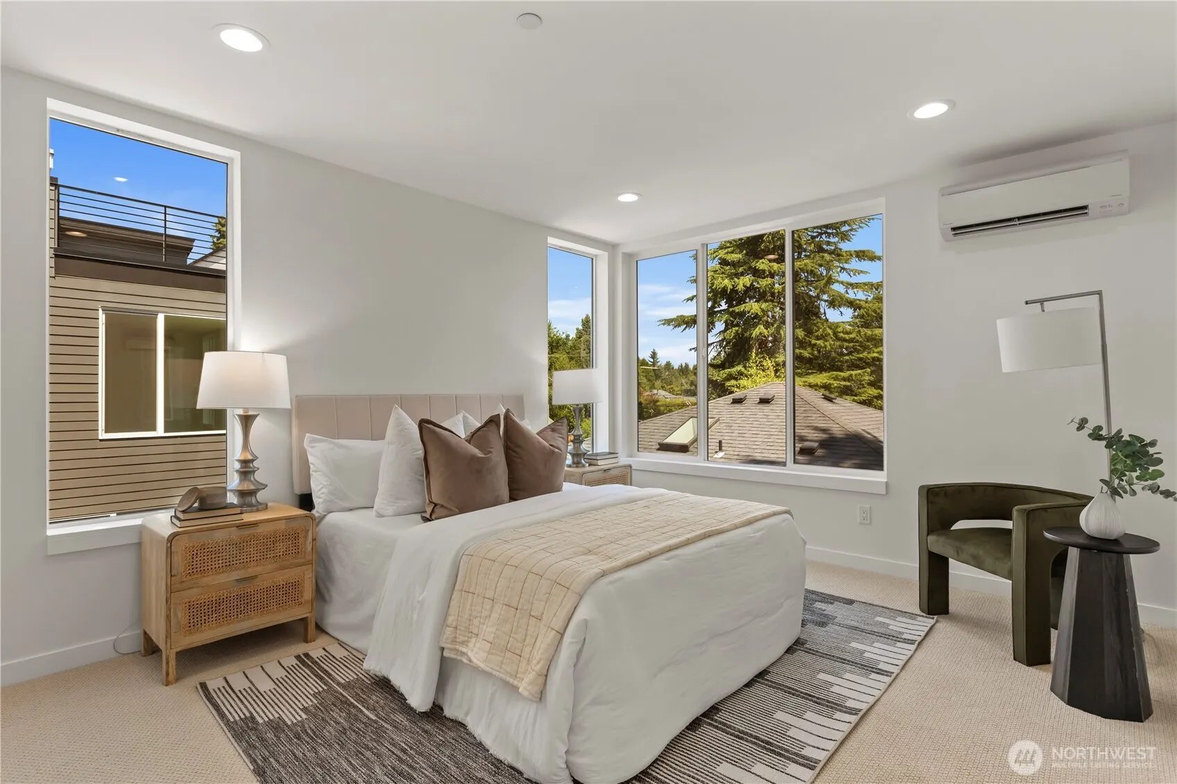 1913 B N 120th Street , Seattle, WA 98133