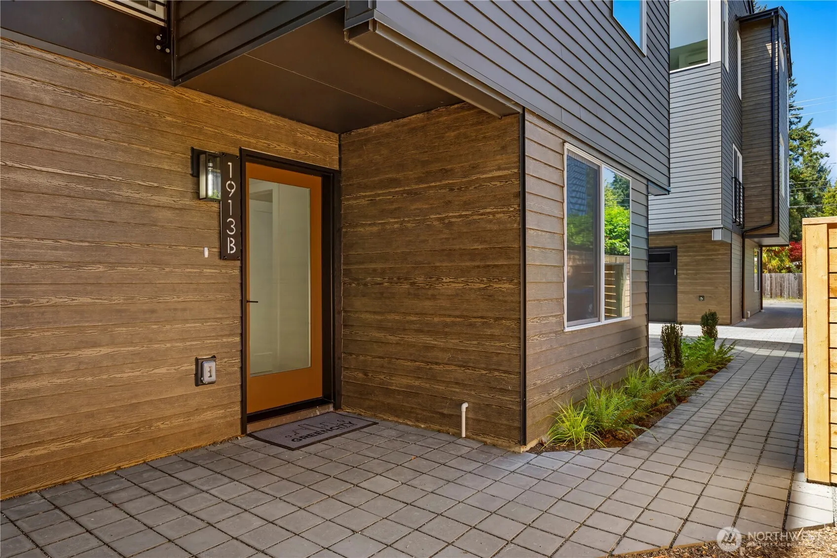 1913 B N 120th Street , Seattle, WA 98133