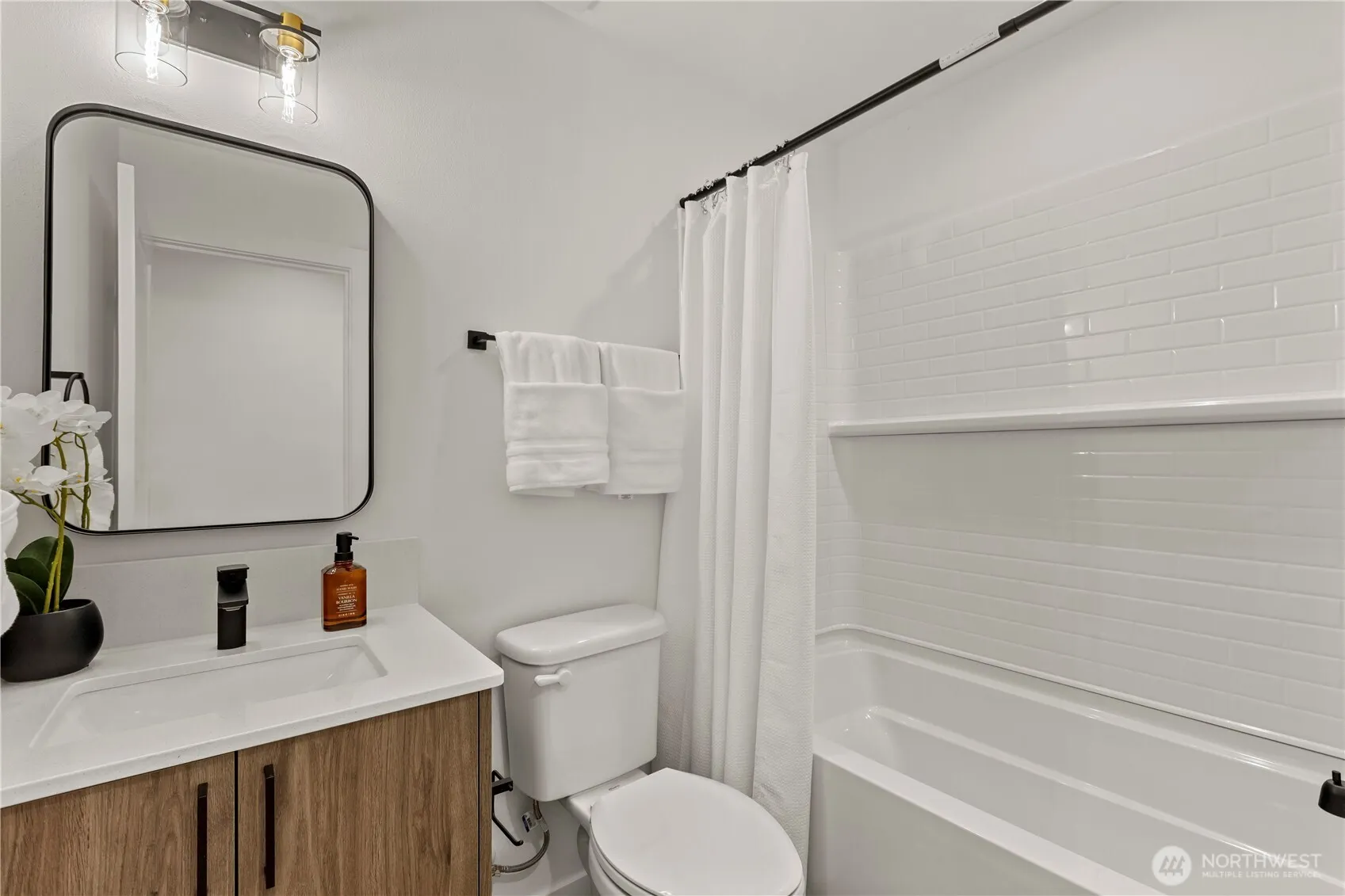 1913 B N 120th Street , Seattle, WA 98133