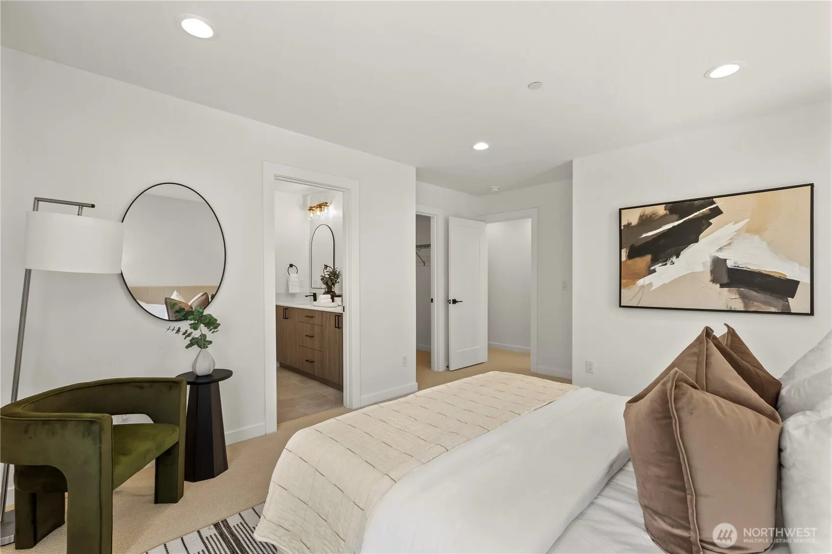 1913 B N 120th Street , Seattle, WA 98133