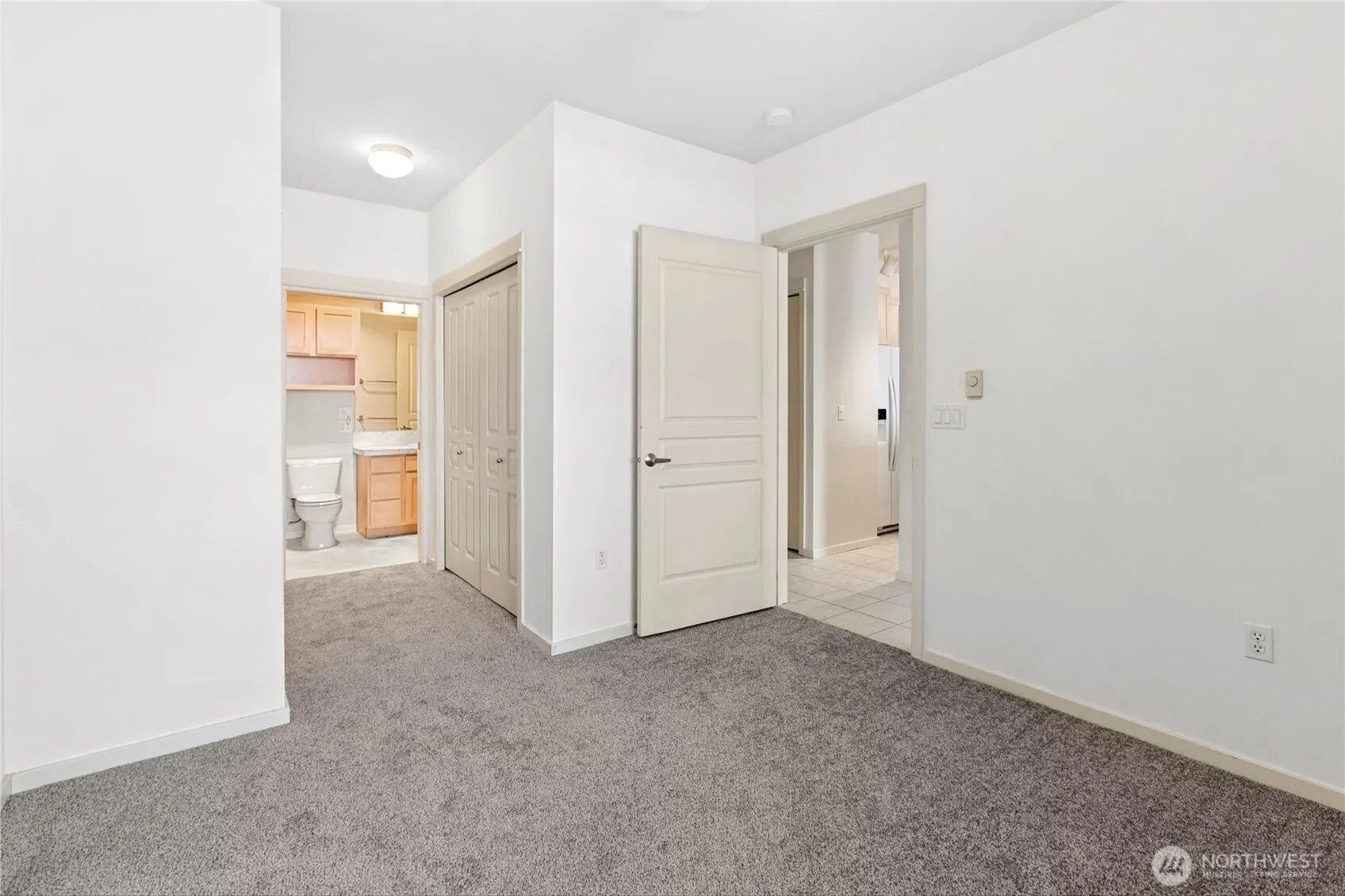 109 2nd Street S #423, Kirkland, WA 98033