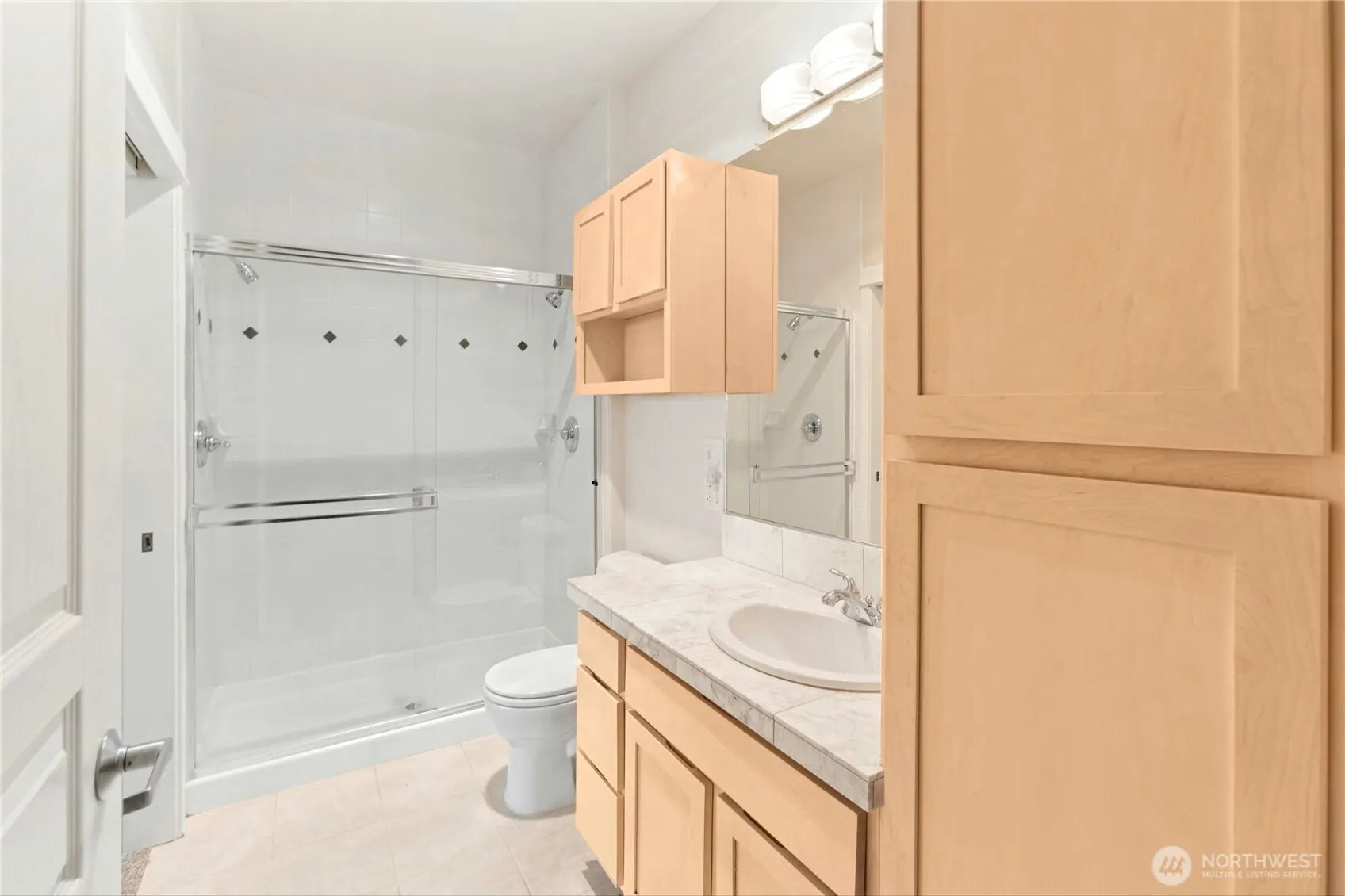 109 2nd Street S #423, Kirkland, WA 98033