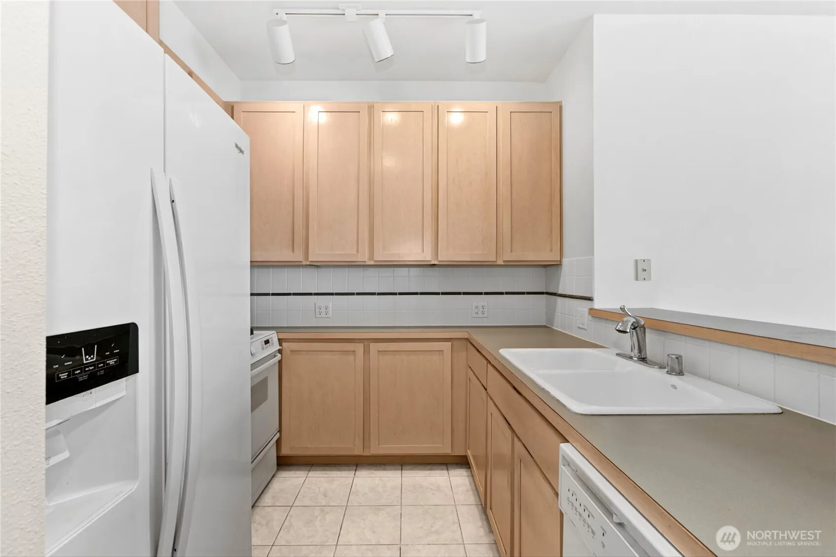 109 2nd Street S #423, Kirkland, WA 98033