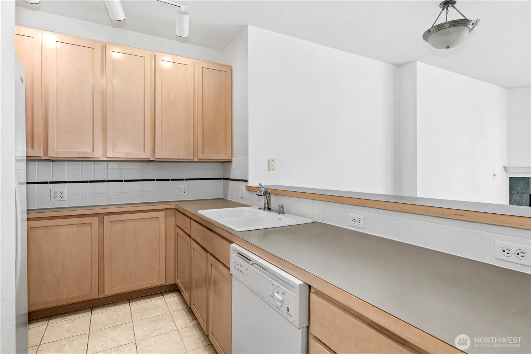 109 2nd Street S #423, Kirkland, WA 98033