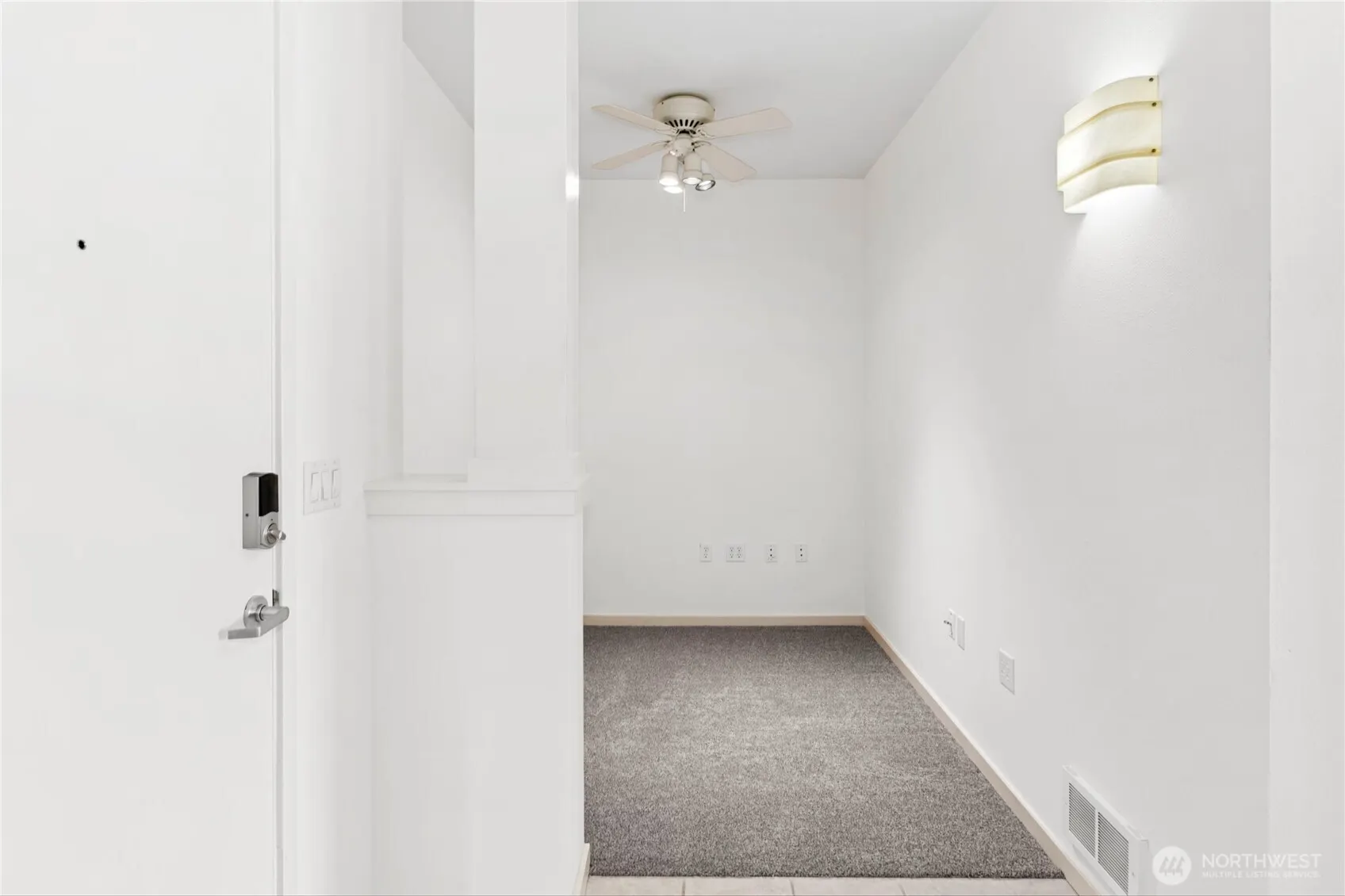 109 2nd Street S #423, Kirkland, WA 98033