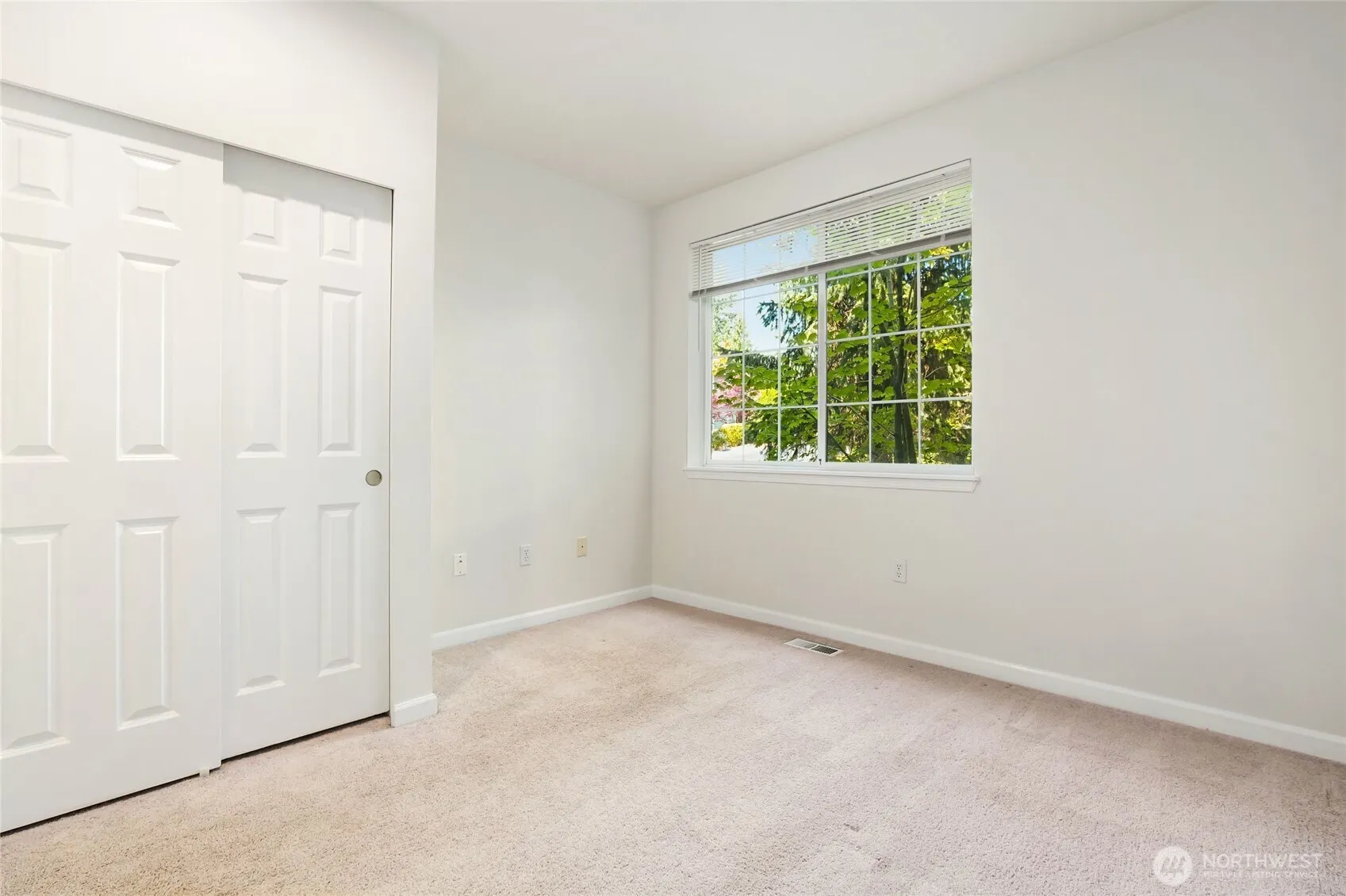 18606 NE 57th Street , Redmond, WA 98052