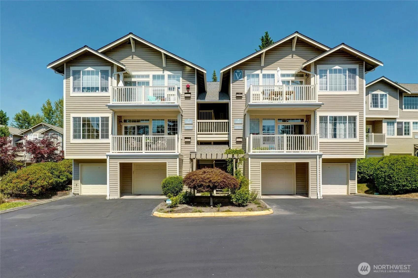 18606 NE 57th Street , Redmond, WA 98052