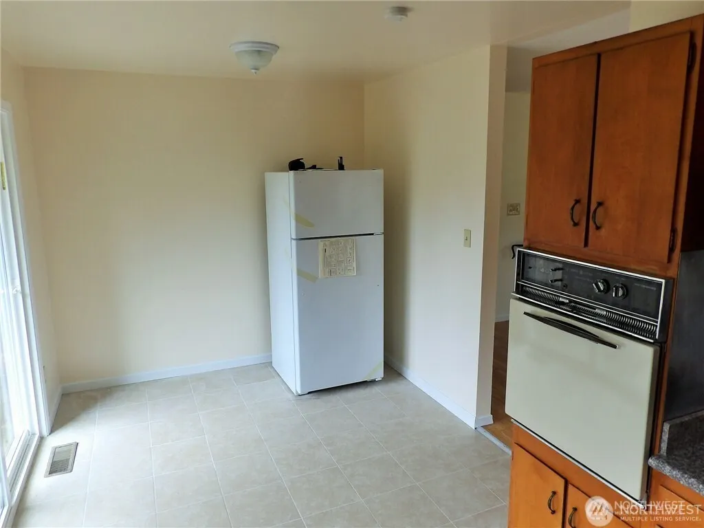 1719 147th Place SE, Bellevue, WA 98007