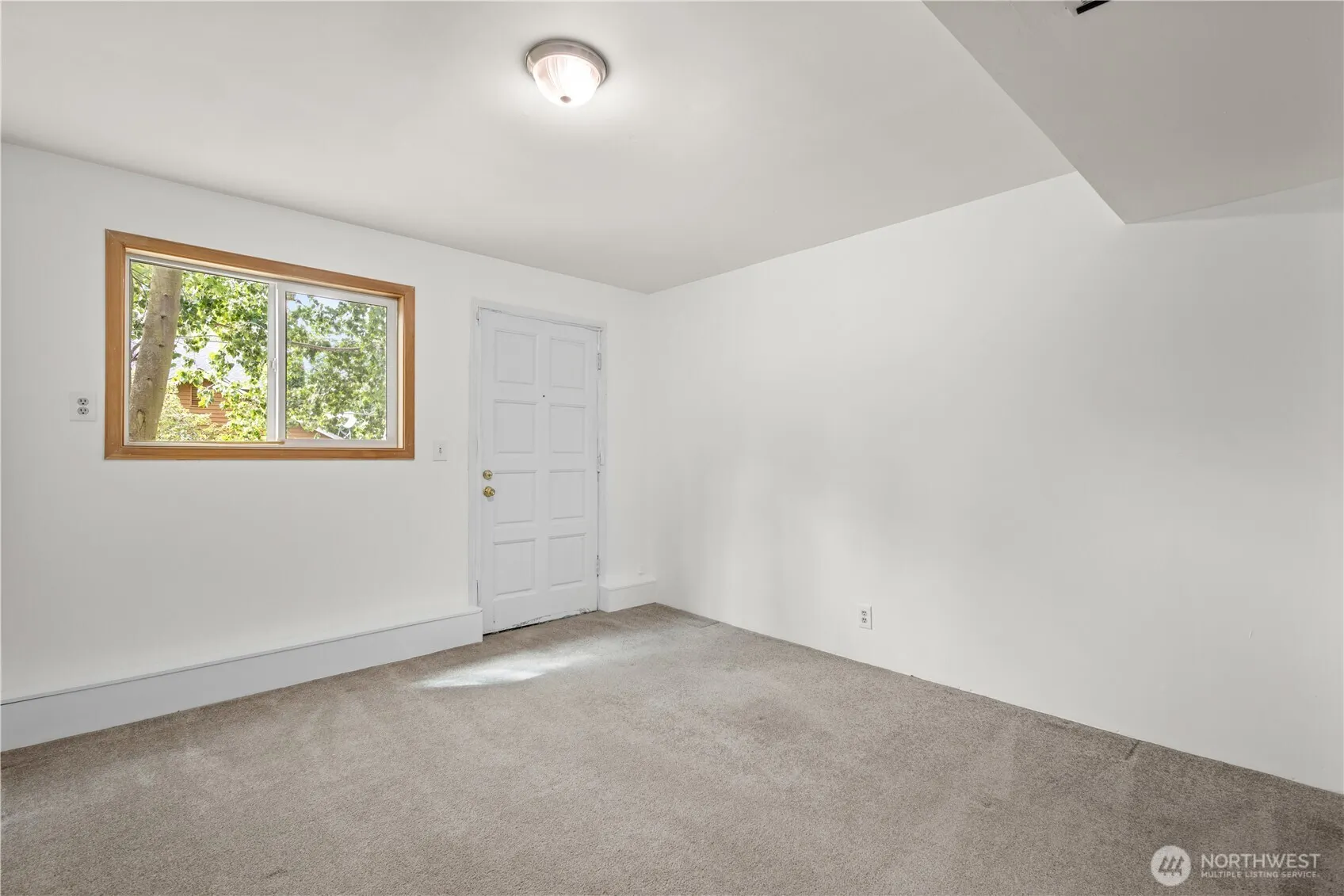 13427 90th Avenue NE, Kirkland, WA 98034
