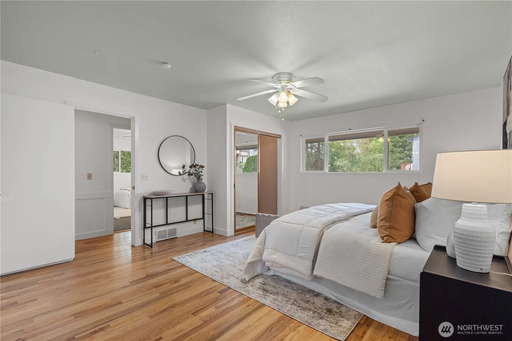 13427 90th Avenue NE, Kirkland, WA 98034
