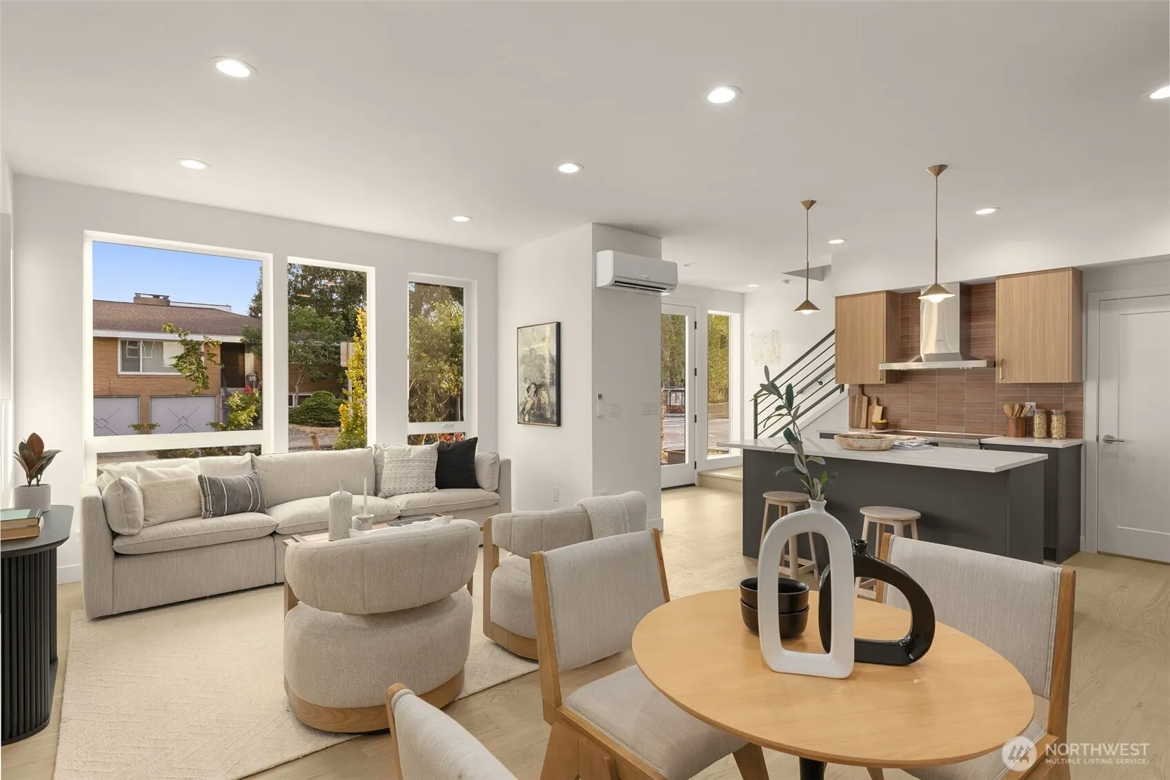 4300 NE 52nd Street , Seattle, WA 98105