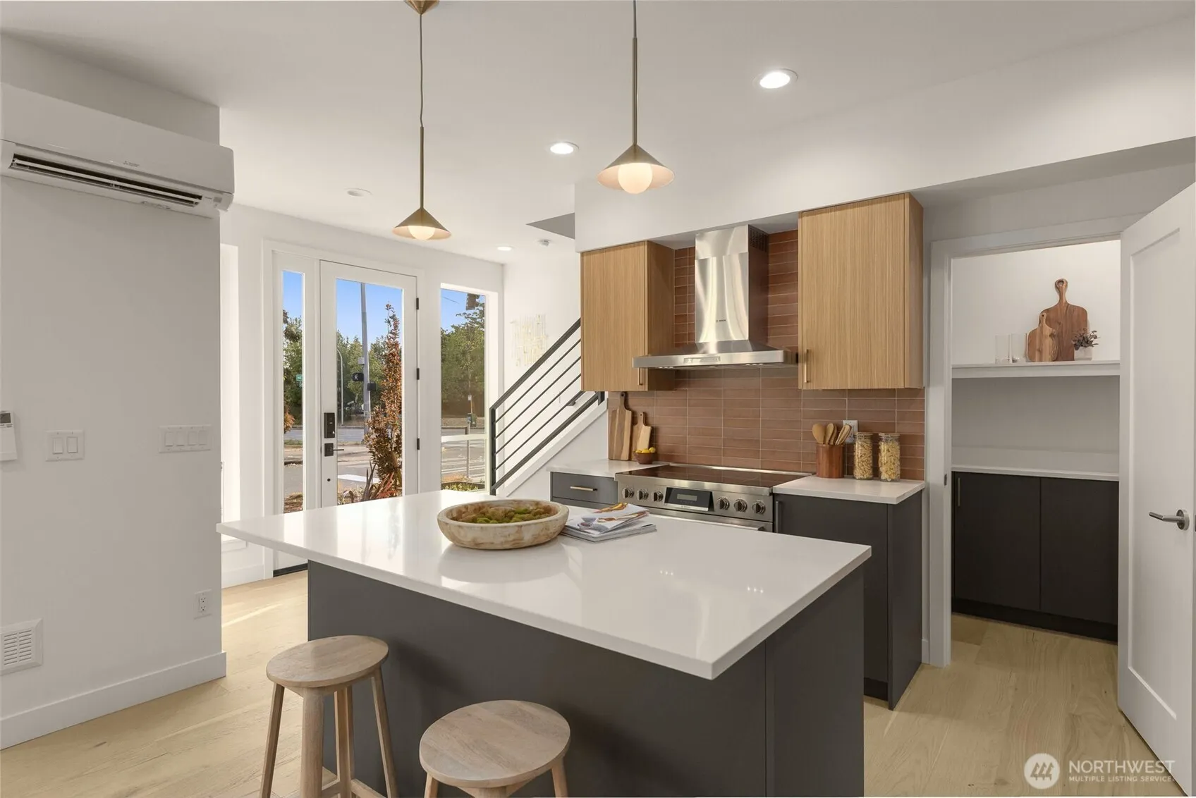 4300 NE 52nd Street , Seattle, WA 98105