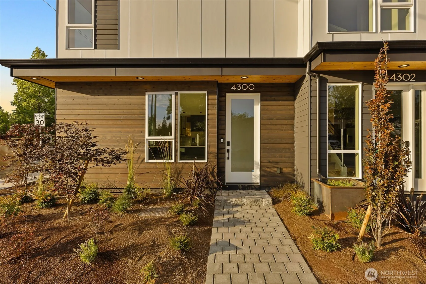 4300 NE 52nd Street , Seattle, WA 98105
