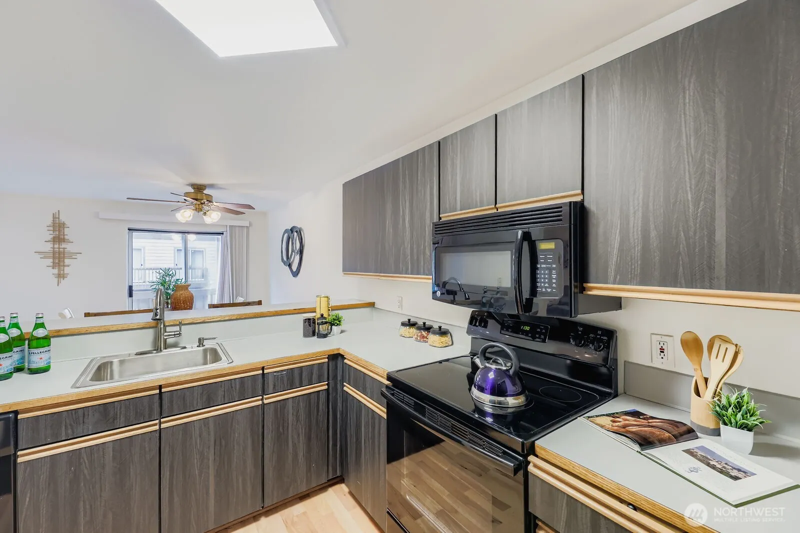 16820 6th Avenue W #A5, Lynnwood, WA 98037-3301