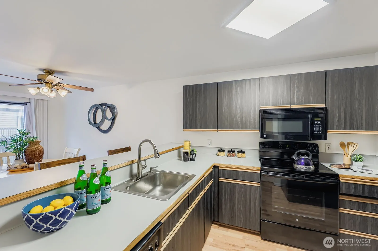 16820 6th Avenue W #A5, Lynnwood, WA 98037-3301